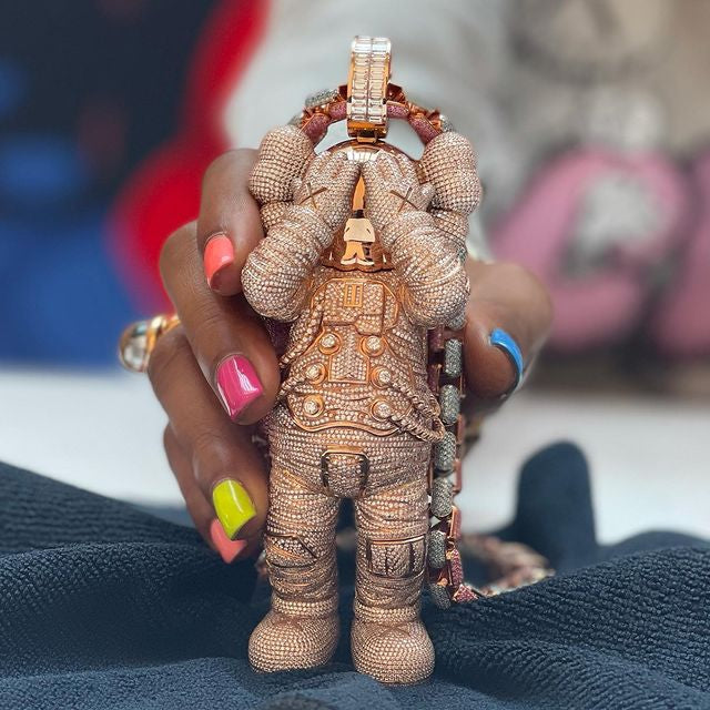 Astronaut Kaws Chain V1